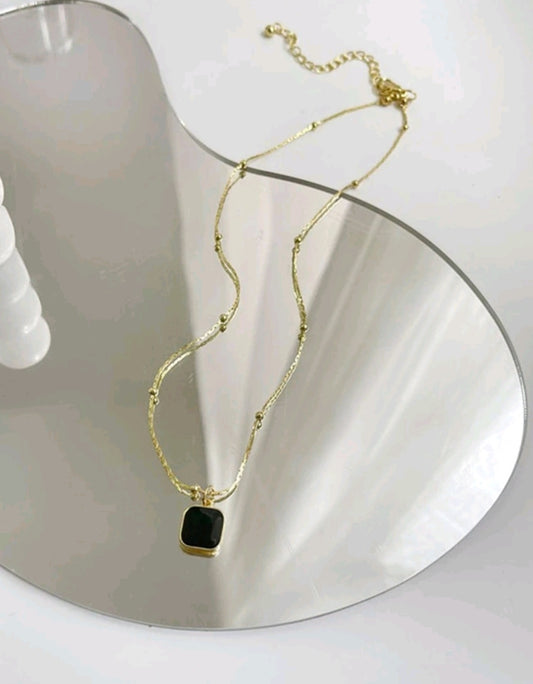 BLACK SQUARE PENDANT NECKLACE