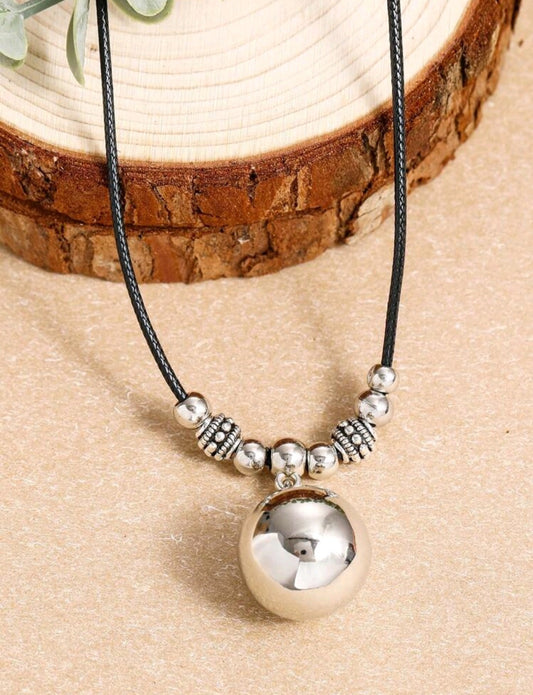 ROUND PENDANT NECKLACE