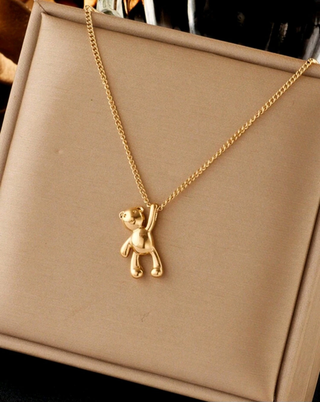 TEDDY NECKLACE