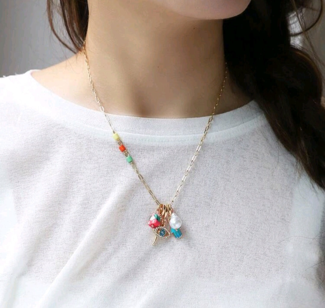 MULTIPENDANT NECKLACE