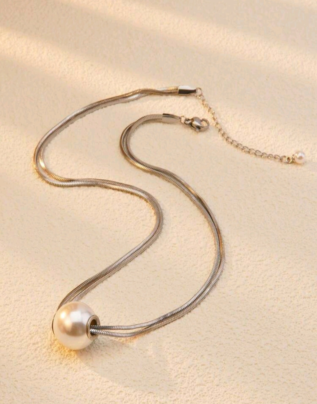 ELEGANT PEARL NECKLACE