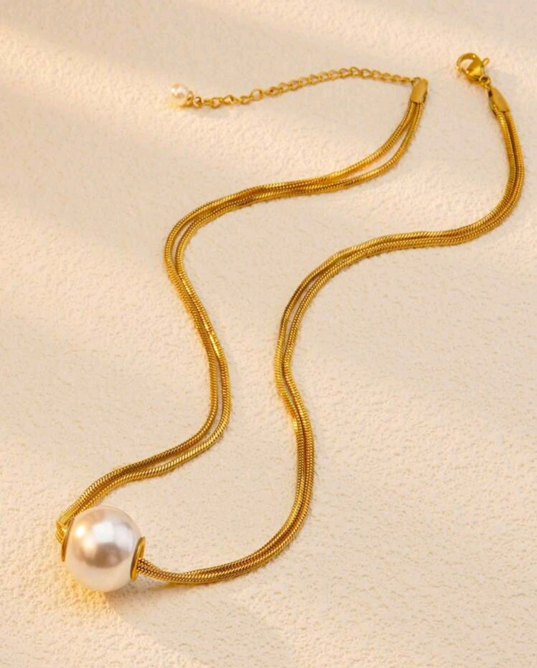 ELEGANT PEARL NECKLACE