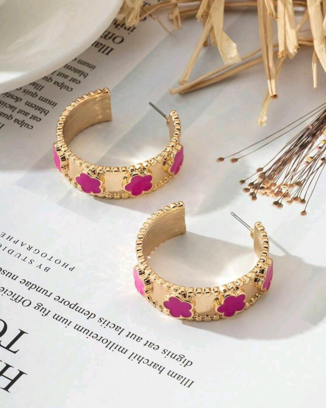 CLOVER HOOP EARRINGS