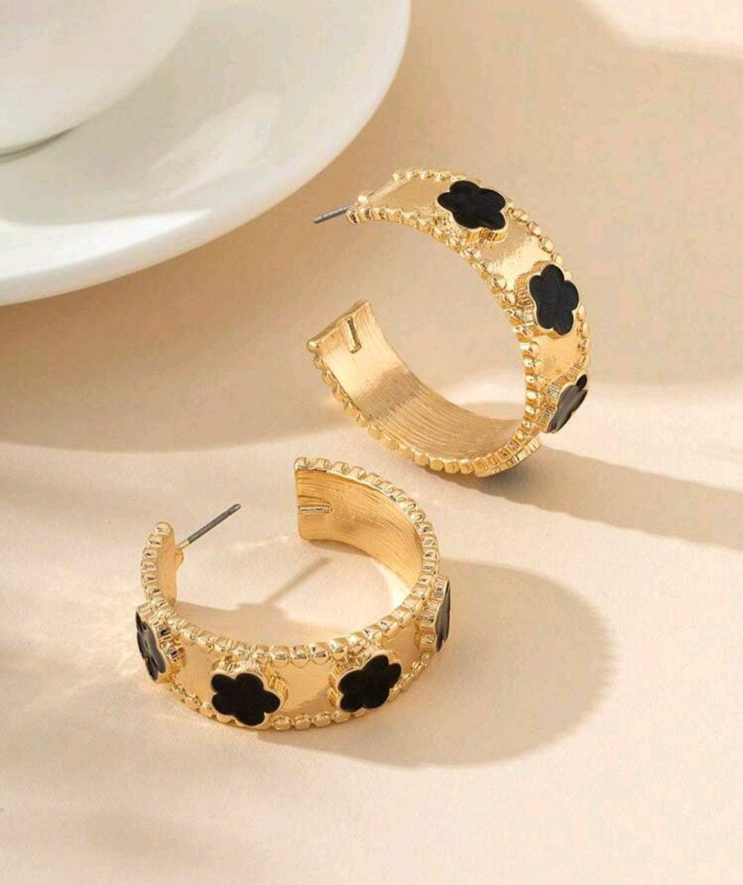 CLOVER HOOP EARRINGS